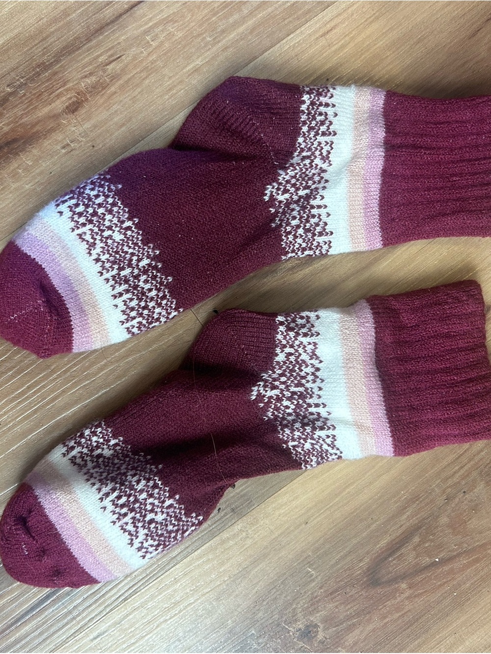 Women’s Maroon Patterned Crew Socks - Cozy Striped Knit